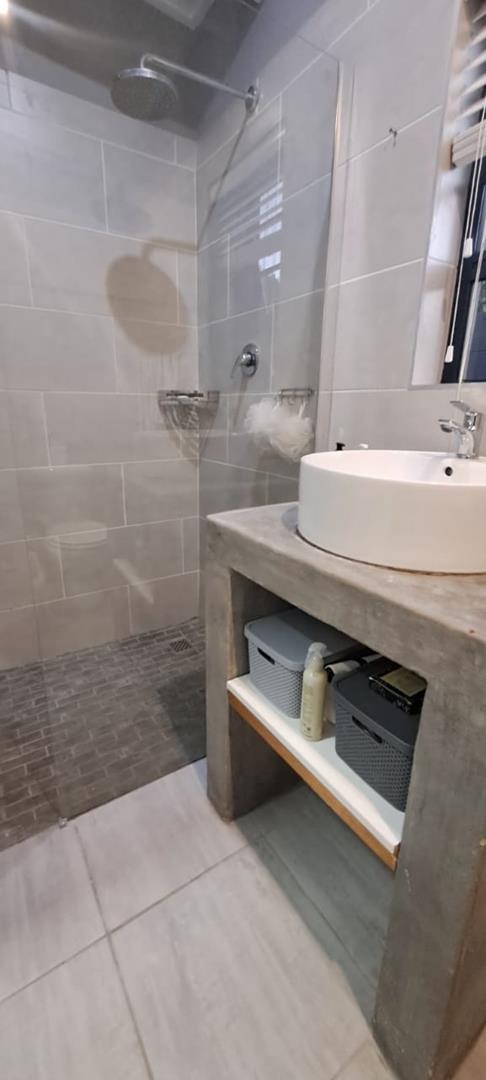 4 Bedroom Property for Sale in Sandbaai Western Cape
